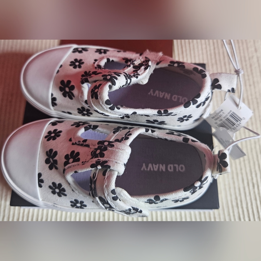 NWT Old Navy Kids Floral Loafers Size US 5 - Picture 3 of 6